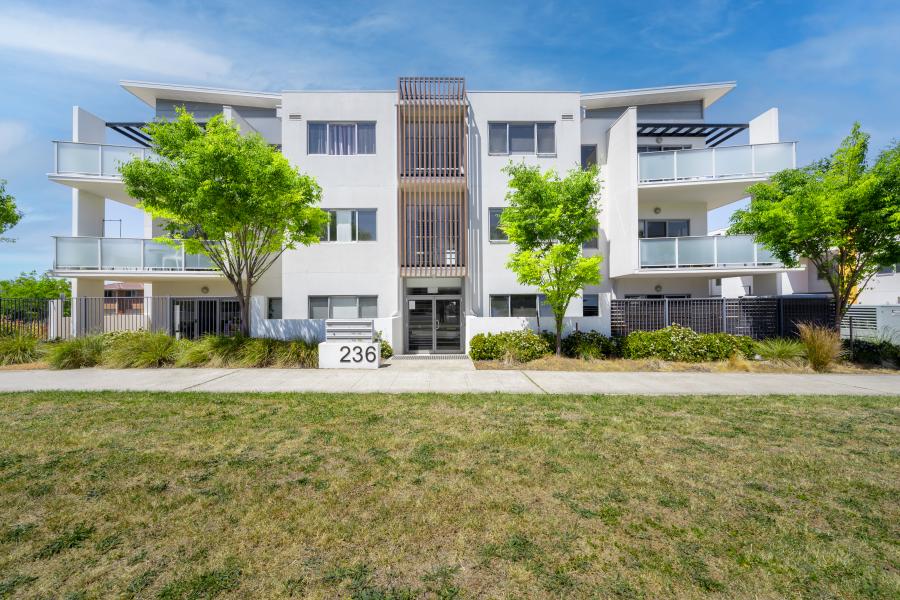 Modern conveniently Located  2 Bedroom Apartment