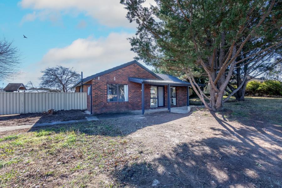 Charming Family Home in Florey - Available for Rent!