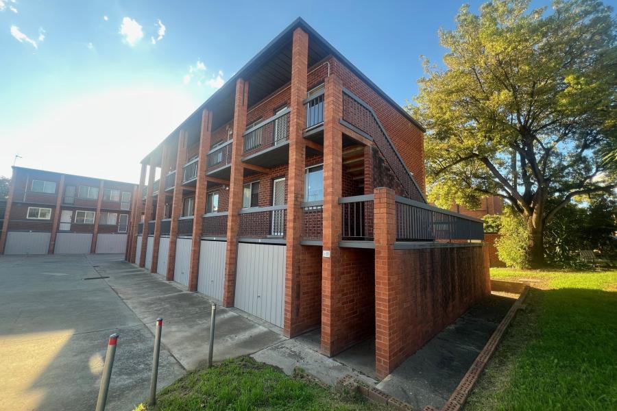 Centrally located unit with lock up garage