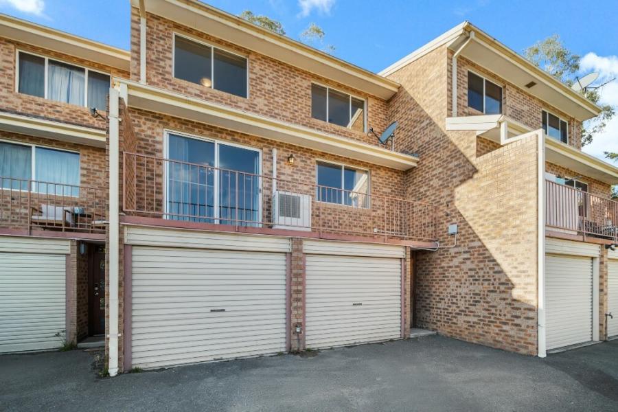 Fully Renovated Townhouse in Ideal Location