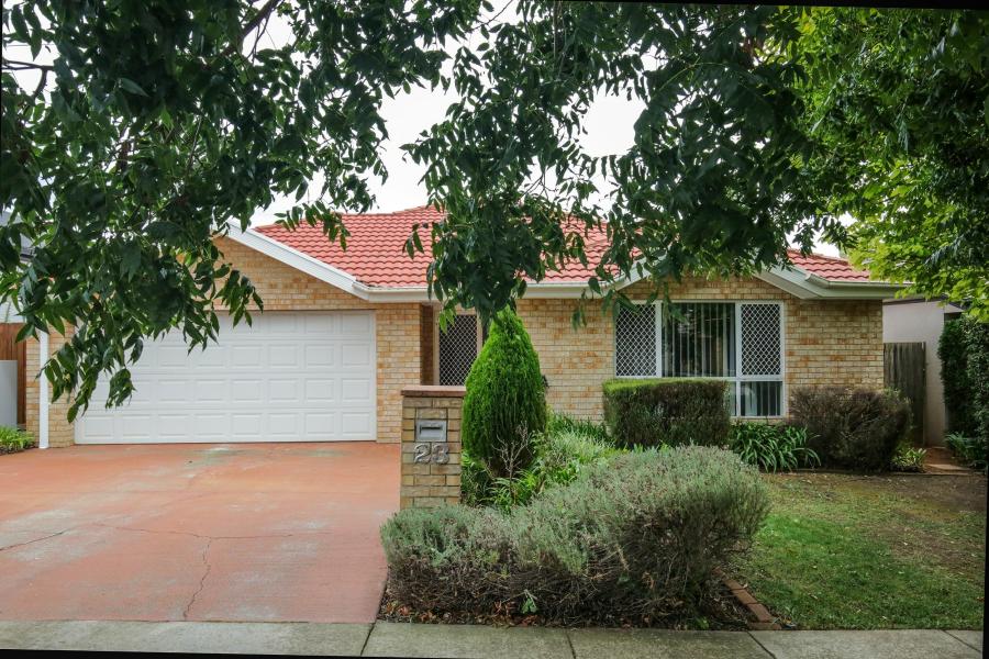 Executive 4-Bedroom Family Home in Prime Gungahlin Location