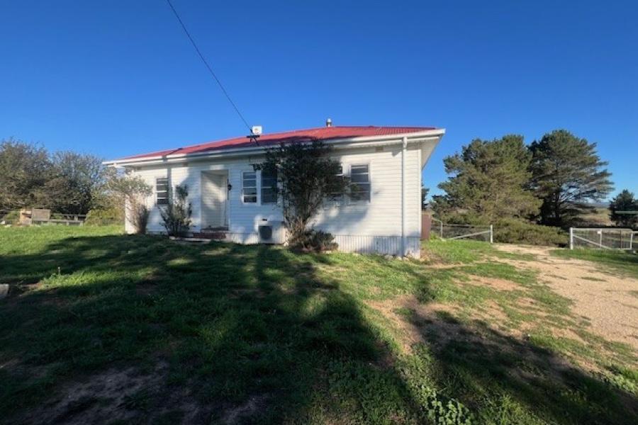 Cozy Country Cottage