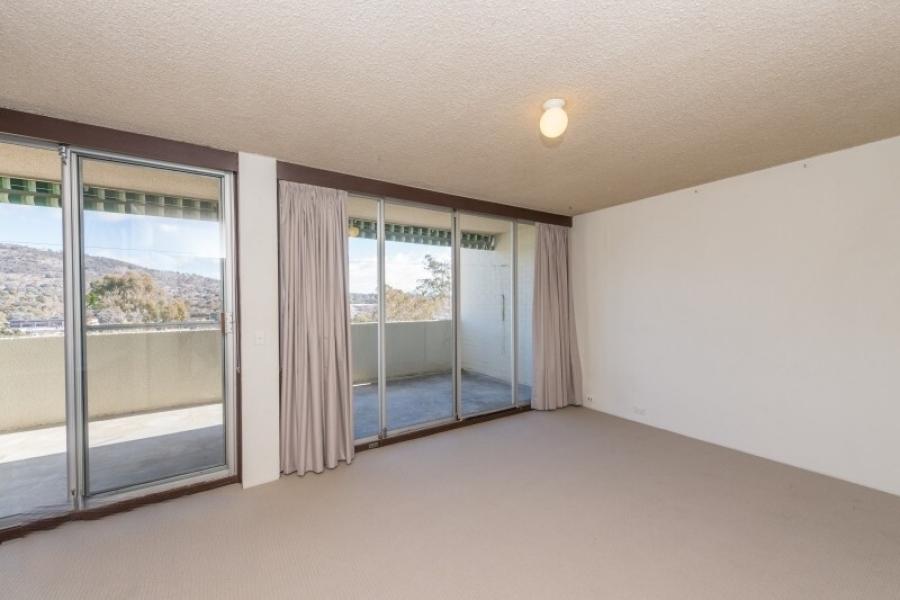 Ideally Located 2 Bedroom Apartment