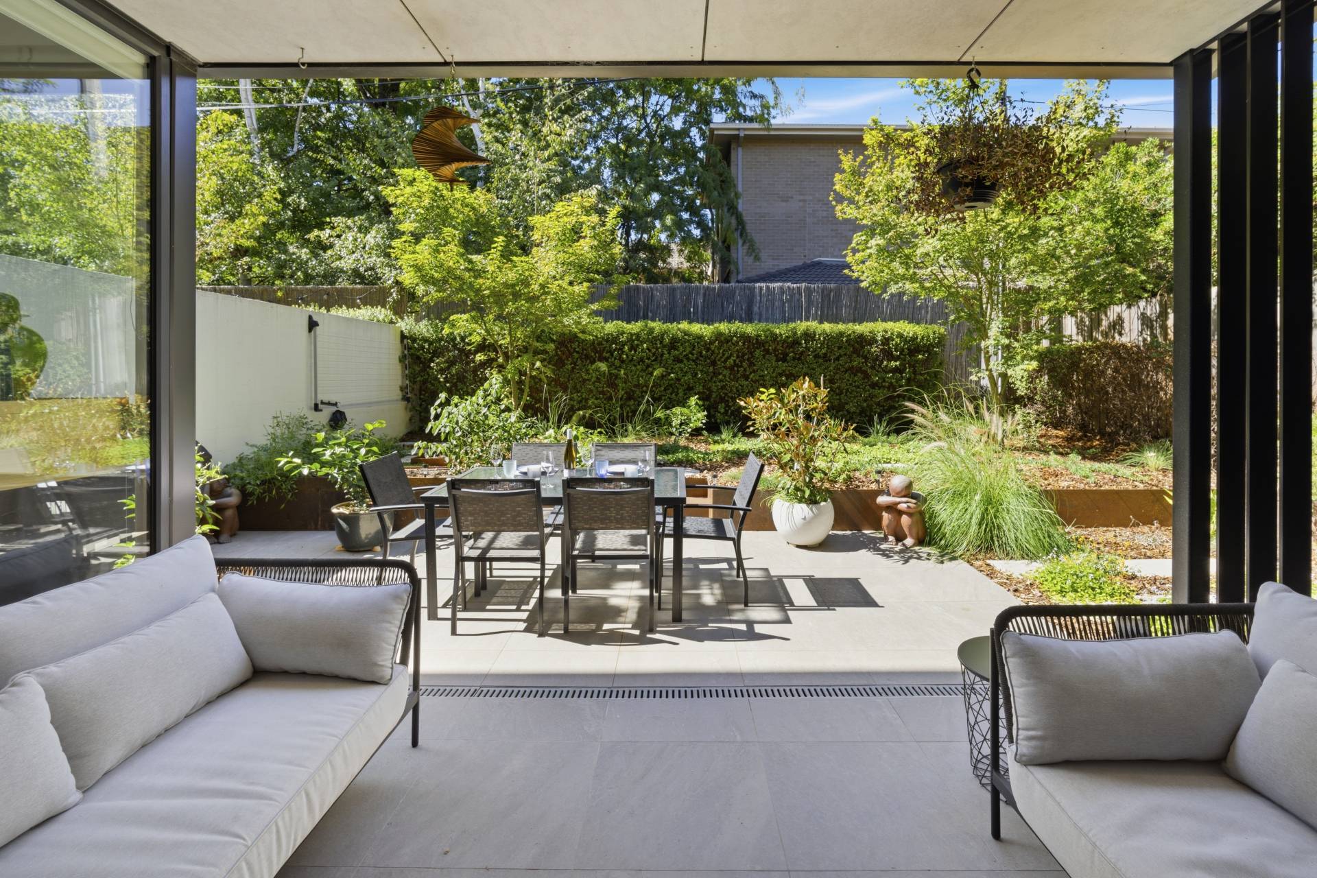 Unit 5, 125 Lowanna Street, Braddon ACT 2612, Braddon - Thumbnail 2