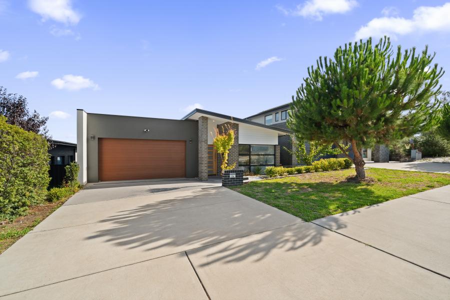 Contemporary Comfort in a Thriving Lifestyle Community