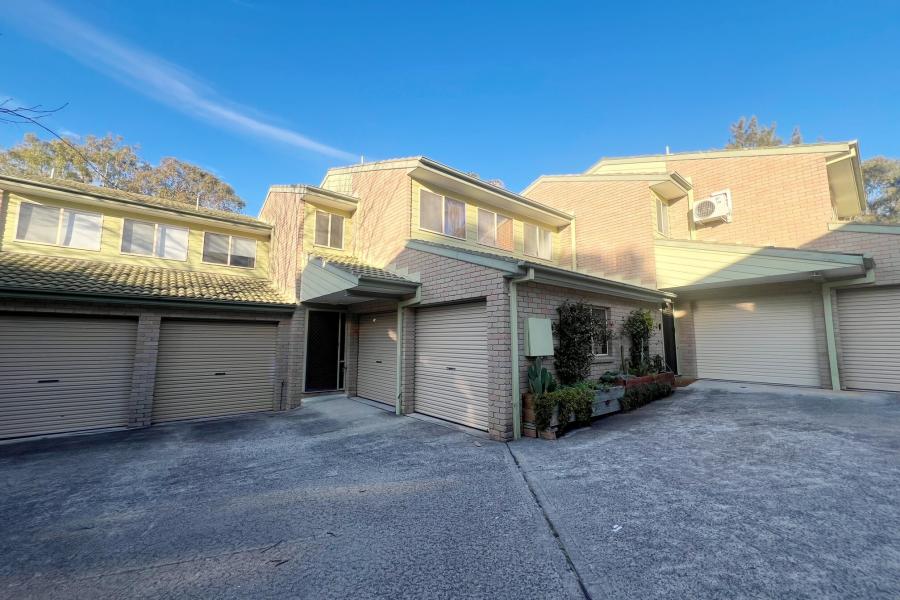 3-Bedroom Townhouse with Double Garage