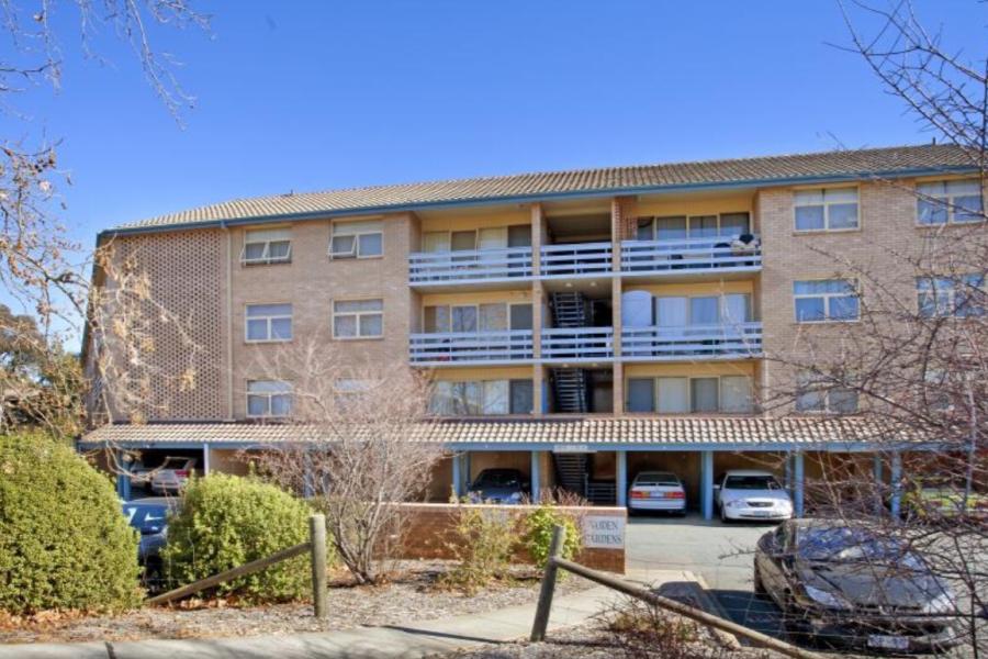 A Great Location Just a minutes Walk to Woden Westfield