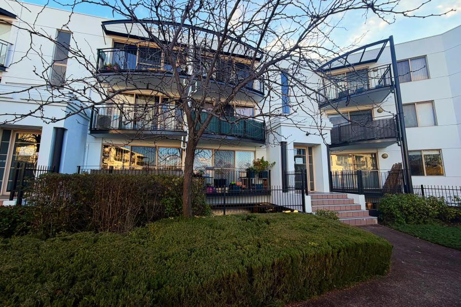 Freshly Updated 2-Bedroom Apartment with 2 Secure Car Parks