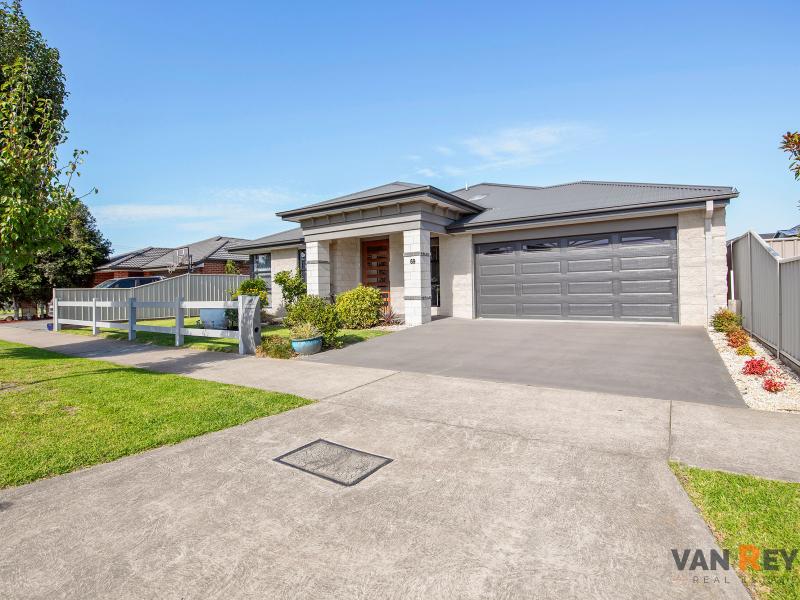 Magnificent Sandstone Independent Built Home