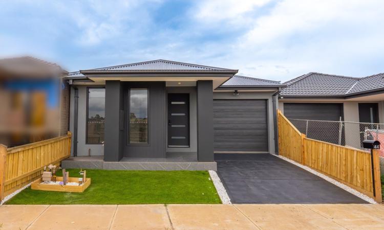 Brand New House – Full Turnkey with Front and Rear Landscaping - SMSF Single Contract
