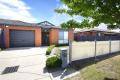 Prime Cranbourne East Location, 3 BR - Beautiful home, loads of amenities, perfect for FHB - priced to sell $400K-$450K