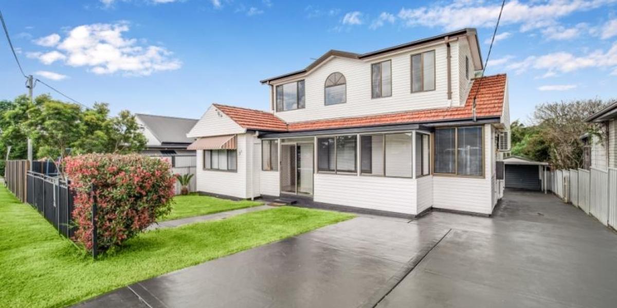 Beautifully renovated family home in a popular location!