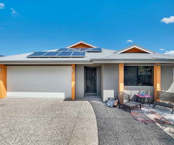 Seller of a House in Kelso