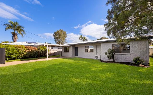 Private, Easy-Care Living!!