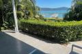 Modern Studio Apartment with Spectacular Views – Prime Airlie Beach Location