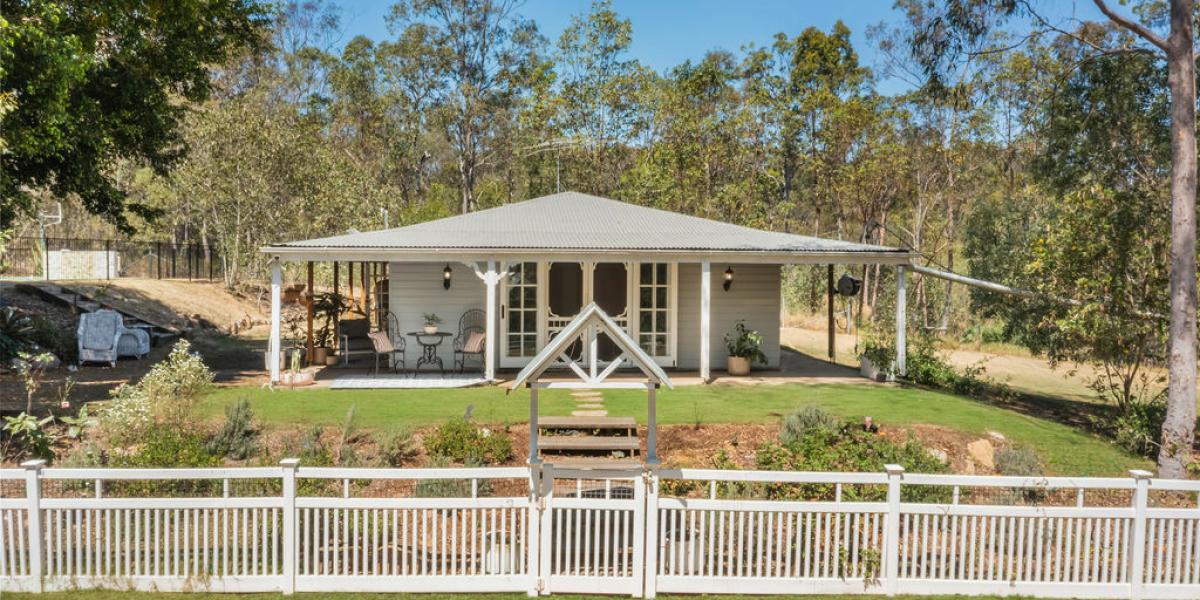 Glam Pad Homestead – Total Privacy on 13 Acres of Natural Bushland