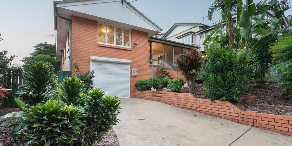 MILLION DOLLAR VIEWS FROM SALE HIGH STREET, BUNDAMBA