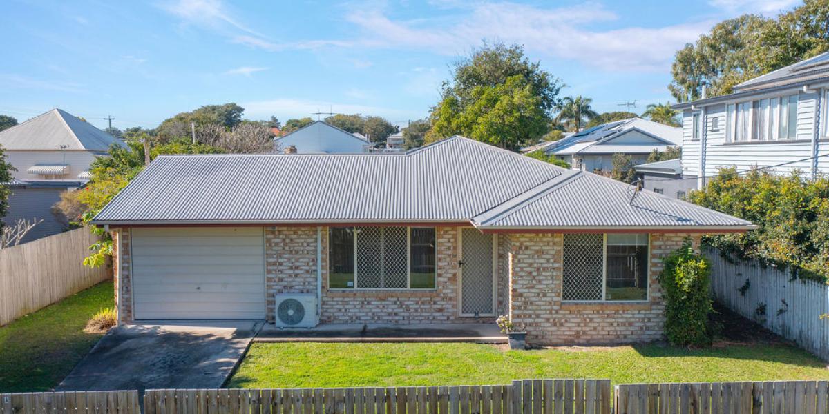 Lowset Brick in Newtown - Walk to Ipswich Girls Grammar & Rail