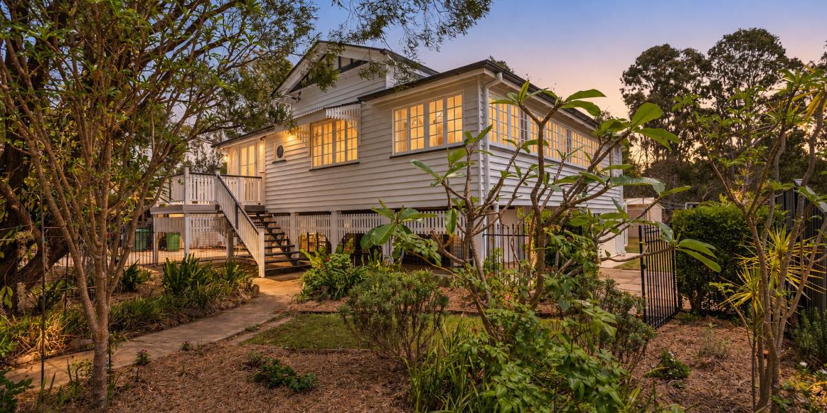 Charming Queenslander on 4,067m² of Absolute Riverfront – A Rare Lifestyle Opportunity