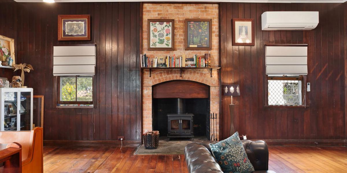 MAGNIFICENT 19th CENUTURY COLONIAL “PRESTIGIOUS WOODEND LOCATION"