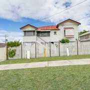 Buyer of a House in Booval