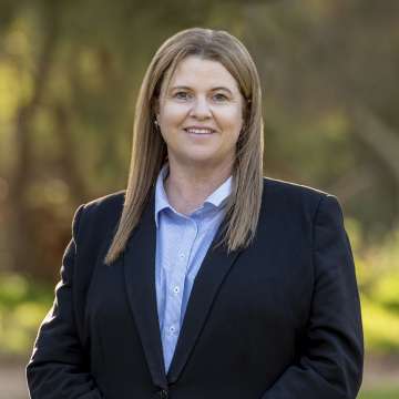 Angela Lowe