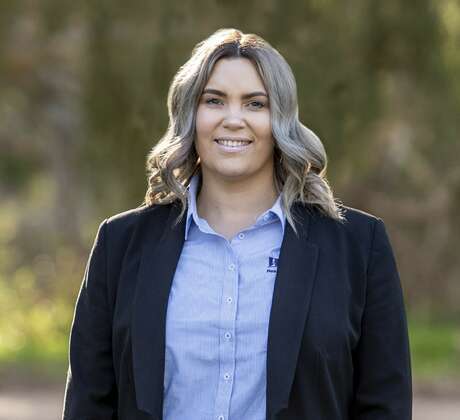 Yasmina Phillips photo