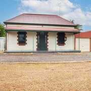 Seller of a House in Kadina