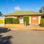 Seller of a House in Kadina