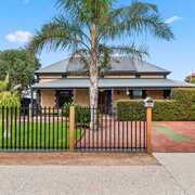 Seller of a House in Kadina