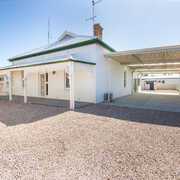 Seller of a House in Wallaroo