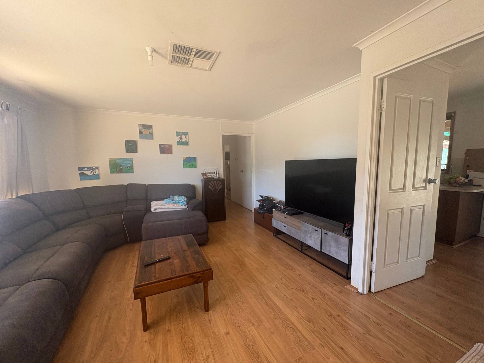 6 Axehead Road, Roxby Downs - Thumbnail 2