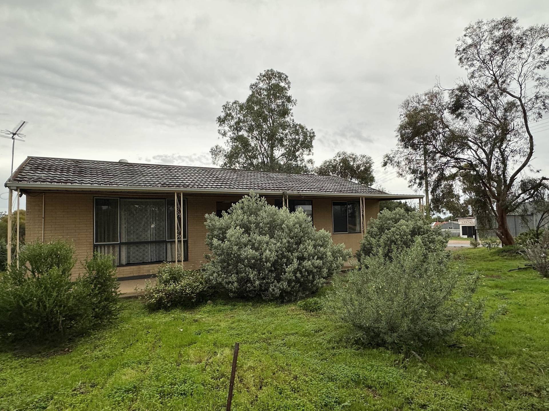 49 Ash Cres, Gladstone - Image 1