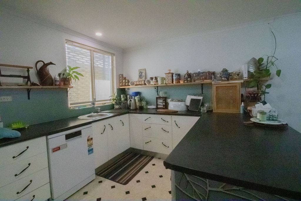 40 Essington Avenue, Clare - Thumbnail 7