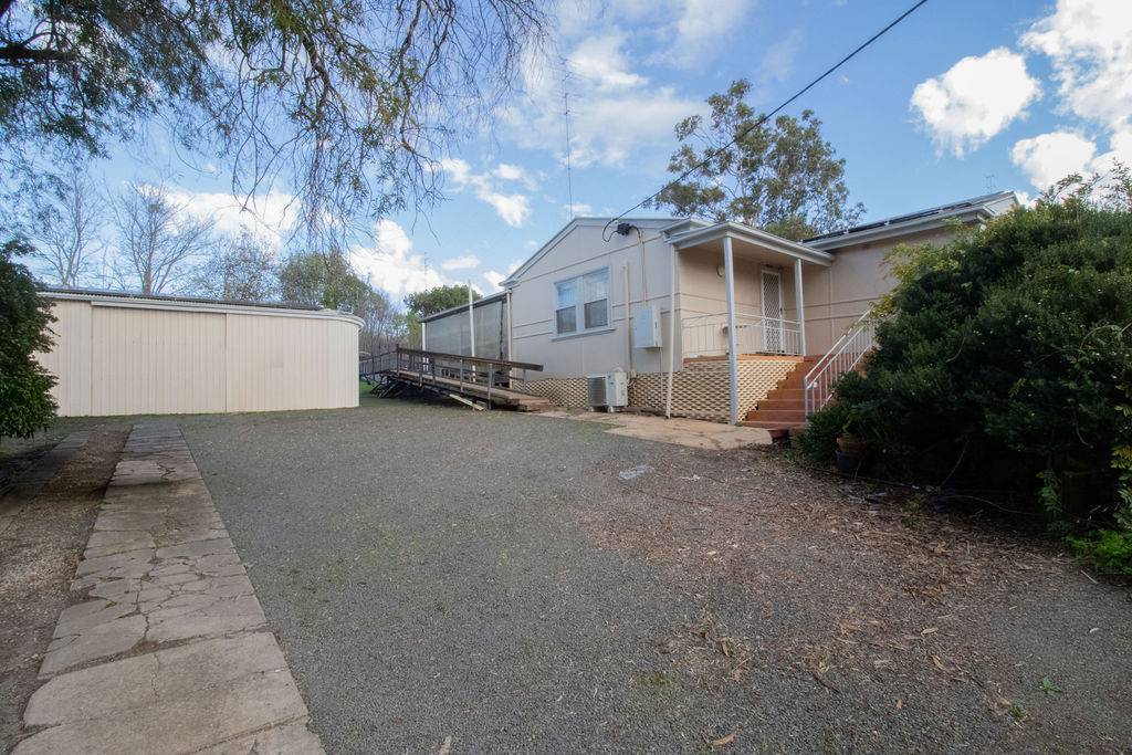 40 Essington Avenue, Clare - Image 1