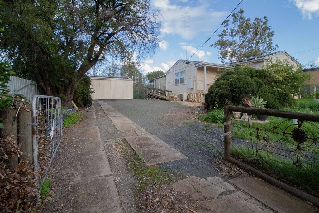 40 Essington Avenue, Clare - Thumbnail 2