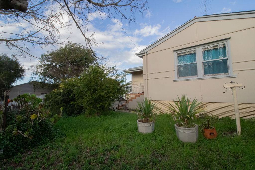 40 Essington Avenue, Clare - Thumbnail 3