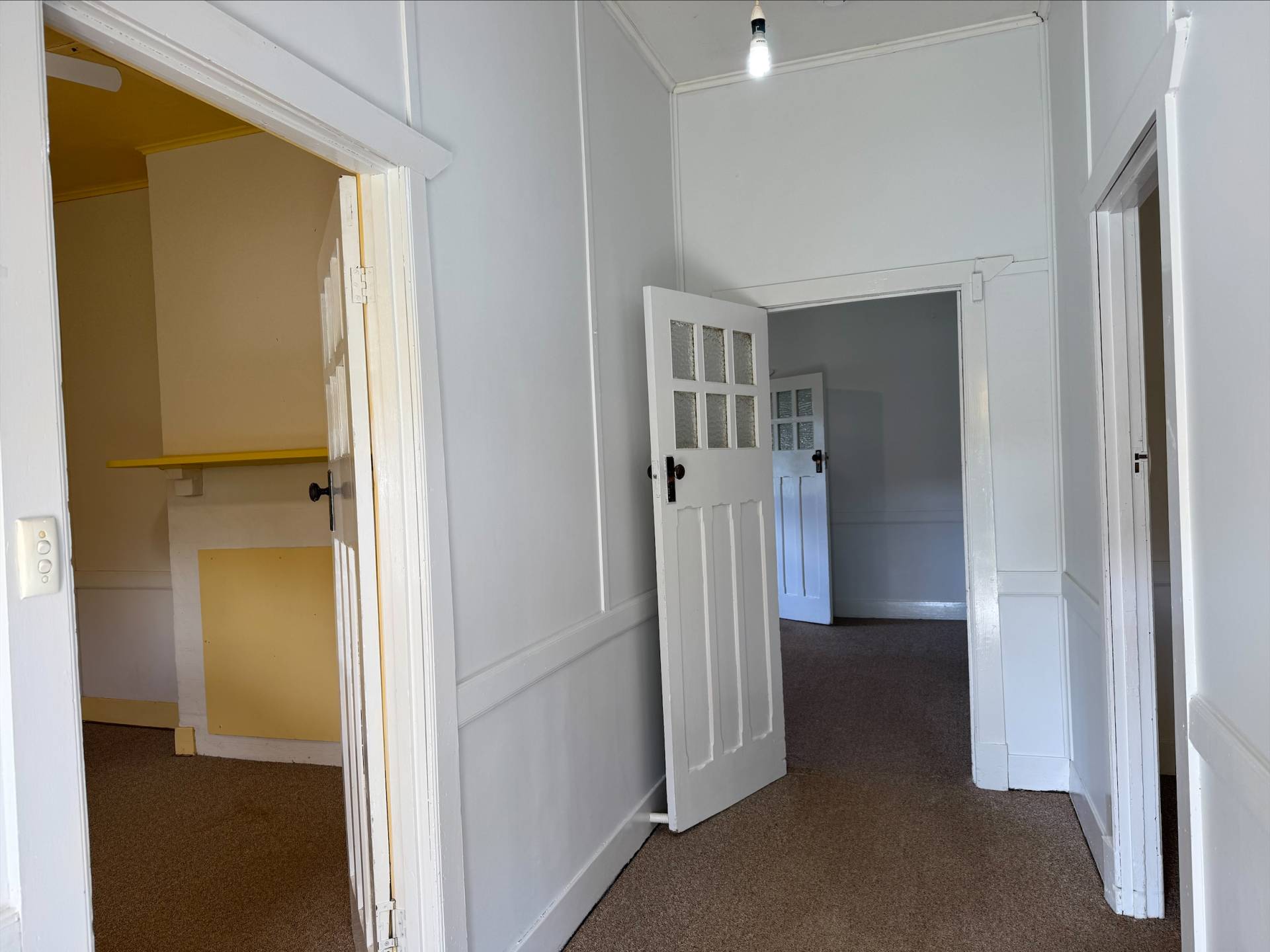 54 Brown Street W, Peterborough - Thumbnail 2