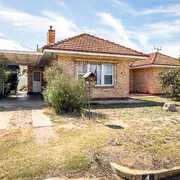 Seller of a House in Kadina