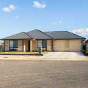 Seller of a House in Kadina