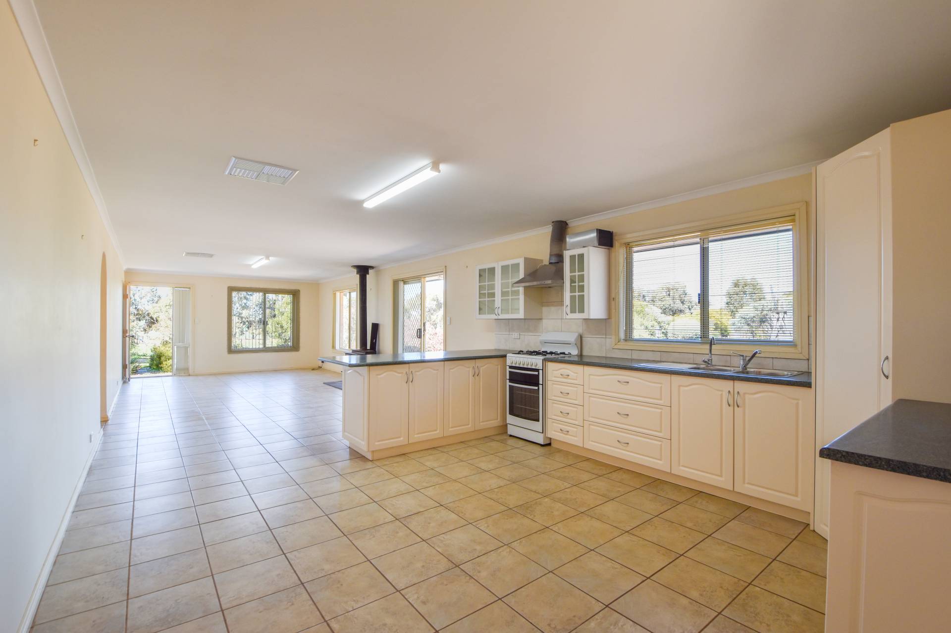 596 Williams Rd, Bundaleer North - Thumbnail 3