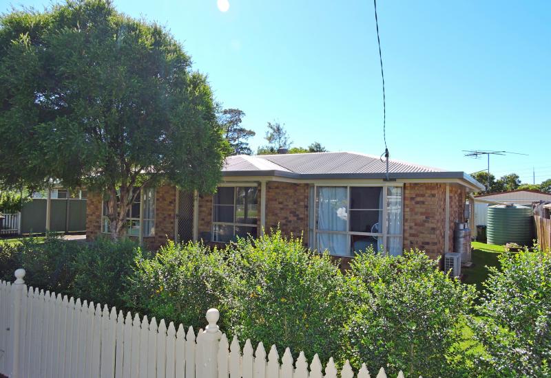 Well Maintained 3 Bedroom Brick