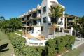 Gorgeous one bedroom apartment overlooking the Broadwater.....