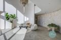 The Height Of Luxury In The Heart Of Main Beach