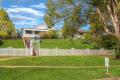 Charming Cottage In The Heart Of Town!