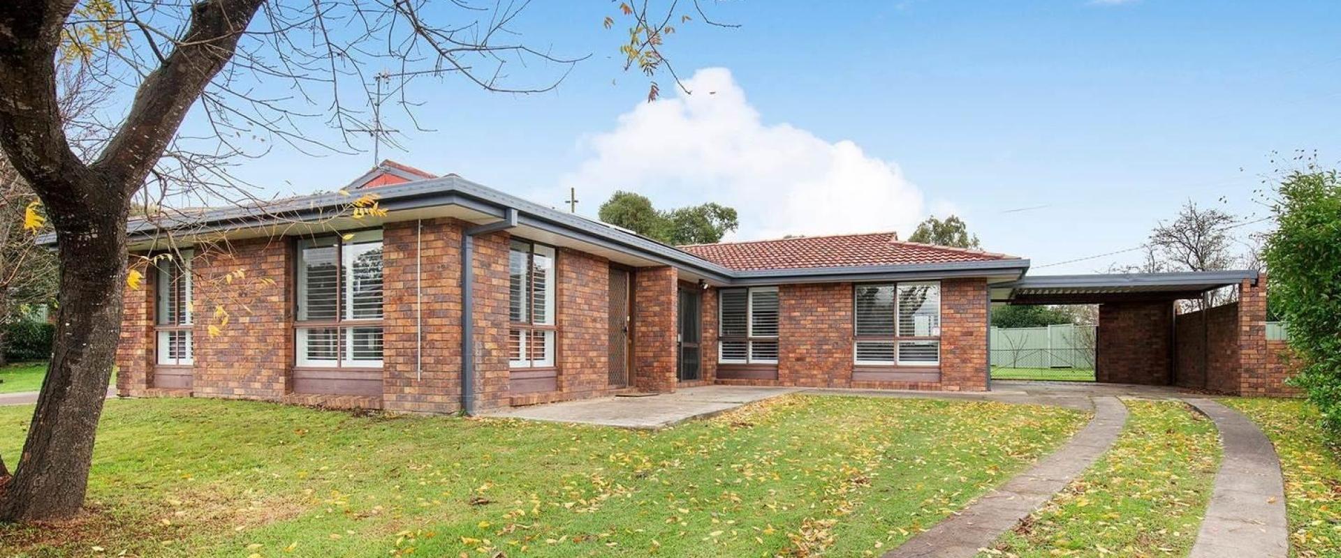 Perfect South Hill Cul de sac Armidale Rentals