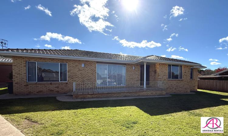 Charming 3 Bedroom House in quiet Cul-De-Sac
