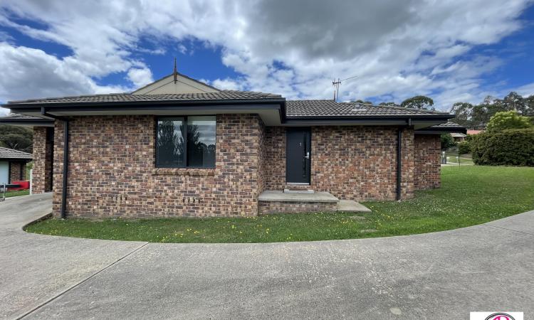 STYLISH IN A GREAT NORTH HILL LOCATION