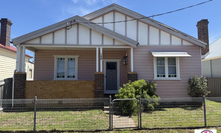 Cozy Cottage - Walking distance to town