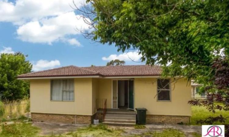 SHARE House close to UNE - INC WATER, ELECT, INTERNET.